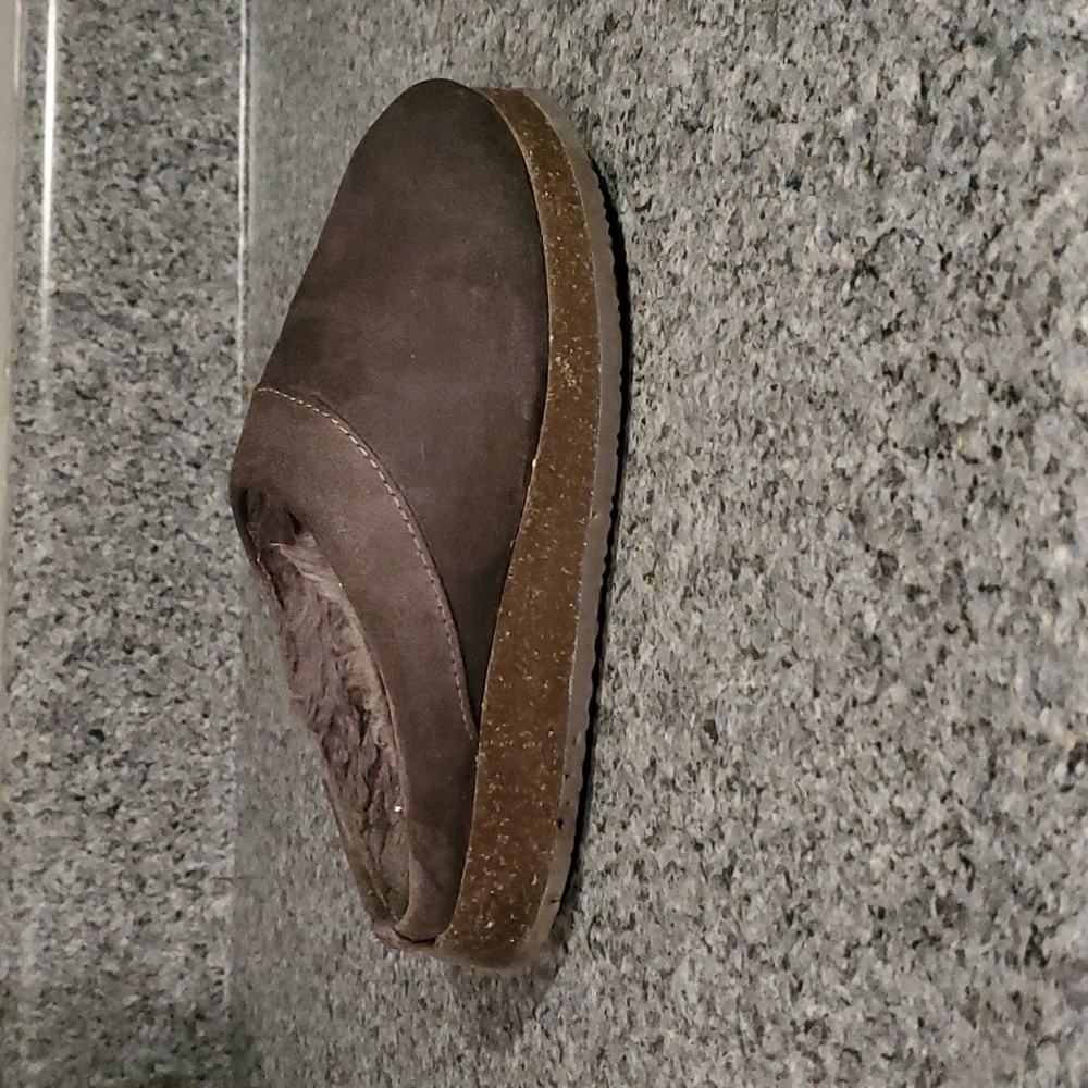 LL bean RIGHT slipper
